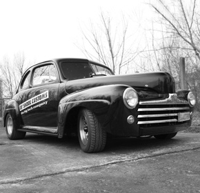 US Cars - Ford Custom Deluxe 1946